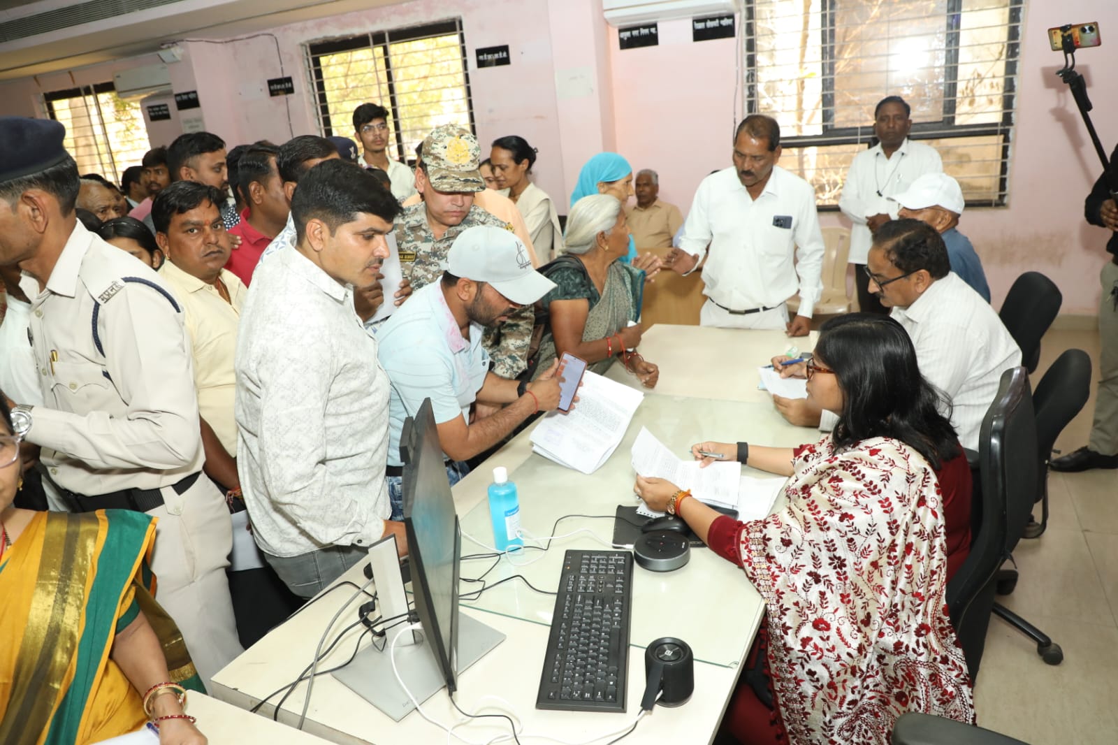 कलेक्ट्रेट की जन-सुनवाई (3)