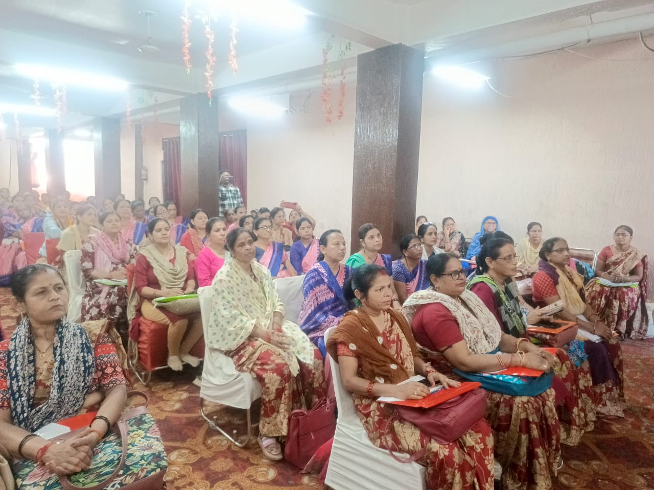 “पोषण भी पढ़ाई भी” कार्यक्रम के तहत आंगनबाड़ी कार्यकर्ताओं का तीन दिवसीय प्रशिक्षण शुरू (2)