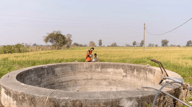 सावधान रहें सूखे कुएं में उतरने से हो सकती है दुर्घटना