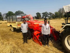 कृषक खुद के खेतों