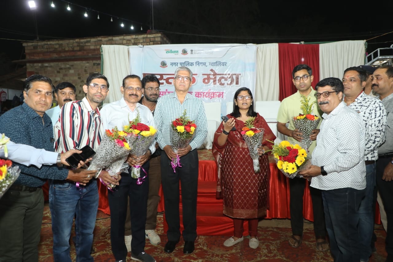 दस दिवसीय पुस्तक मेले का हुआ समापन (1)