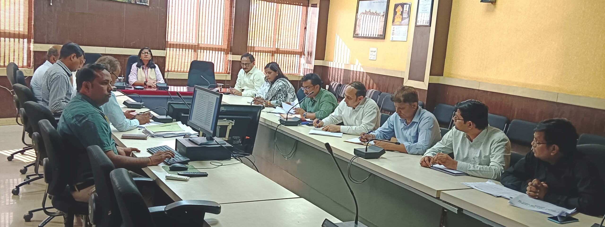 राजस्व अधिकारियों की बैठक (2)