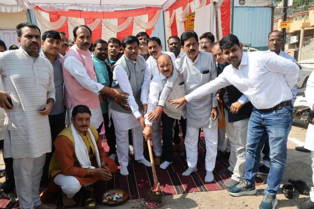 सचिन तेंदुलकर मार्ग से जुड़ी बड़ी खबर—7.13 करोड़ की लागत से सड़क निर्माण शुरू, जानें कैसे बदलेगा आवागमन और शहर का विकास।