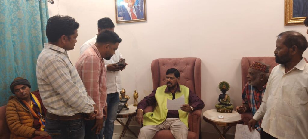 मूर्ति स्थापना को लेकर ग्वालियर हाई कोर्ट में बड़ा कदम, दिल्ली में मंत्री से मुलाकात के बाद मामला गरमाया, जानें पूरी खबर अभी