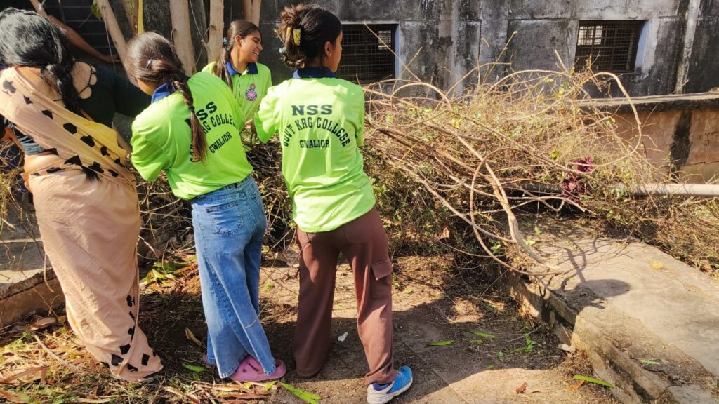जल संरक्षण 28-29 मार्च 2026 केआरजी कॉलेज में चला विशेष अभियान, ऐतिहासिक बावड़ी की सफाई और जागरूकता ने बढ़ाया प्रभाव, जानें पूरी खबर।