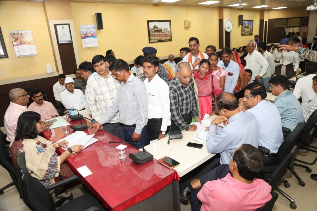 जन-सुनवाई में 126 लोगों की सुनवाई, जरूरतमंदों को मदद