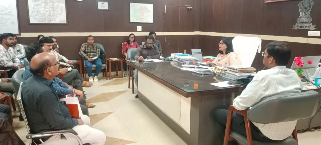 प्रधानमंत्री सूक्ष्म खाद्य उद्यम उन्नयन योजना के क्रियान्वयन की कलेक्टर श्रीमती चौहान ने की समीक्षा