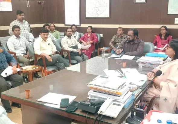 प्रधानमंत्री सूक्ष्म खाद्य उद्यम उन्नयन योजना के क्रियान्वयन की कलेक्टर श्रीमती चौहान ने की समीक्षा