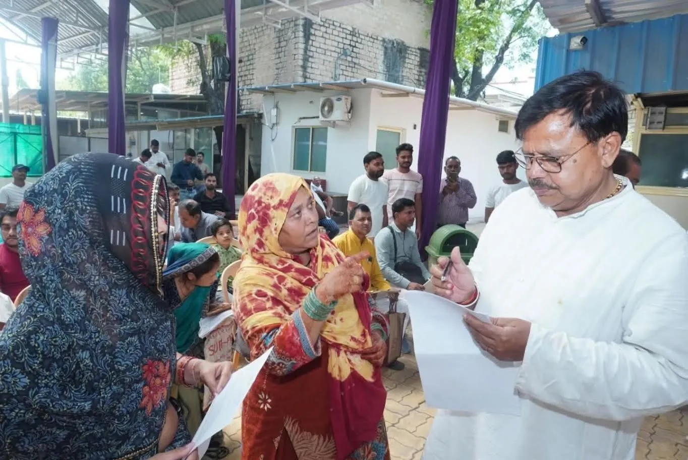 हर जरुरतमंद तक पहुंचे जनकल्याणकारी योजनाओं का लाभ - ऊर्जा मंत्री श्री तोमर

ऊर्जा मंत्री श्री तोमर ने की जनसुनवाई