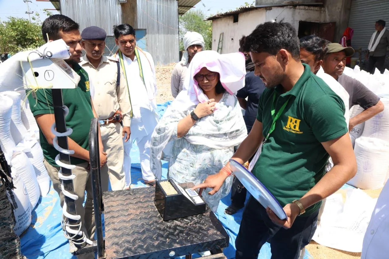 खरीदी केन्द्रों पर आने वाले किसानों को किसी प्रकार की परेशानी न हो – कलेक्टर