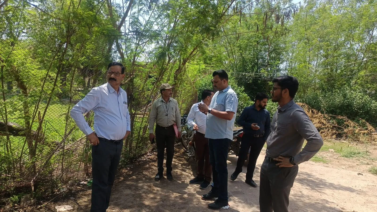 अतिक्रमण हटाकर 7 बीघा जमीन मुक्त, 20 करोड़