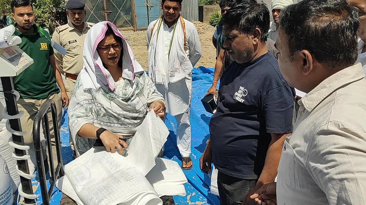 खरीदी केन्द्रों पर आने वाले किसानों को किसी प्रकार की परेशानी न हो – कलेक्टर