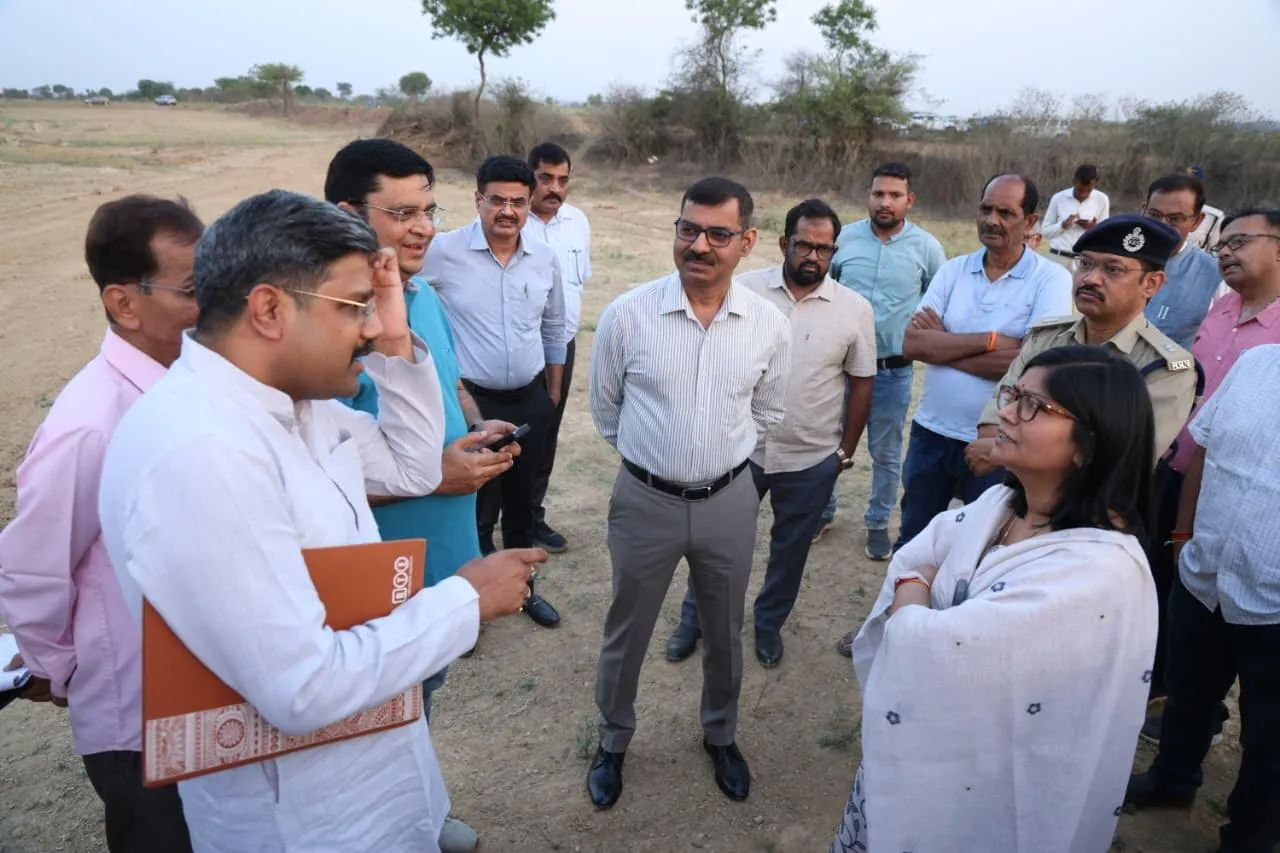मुख्यमंत्री डॉ. यादव के ग्वालियर में प्रस्तावित कार्यक्रम स्थल का कलेक्टर एवं वरिष्ठ पुलिस अधीक्षक ने किया अवलोकन ऋषि गालव विश्वविद्यालय का भूमिपूजन समारोह 4 मई को