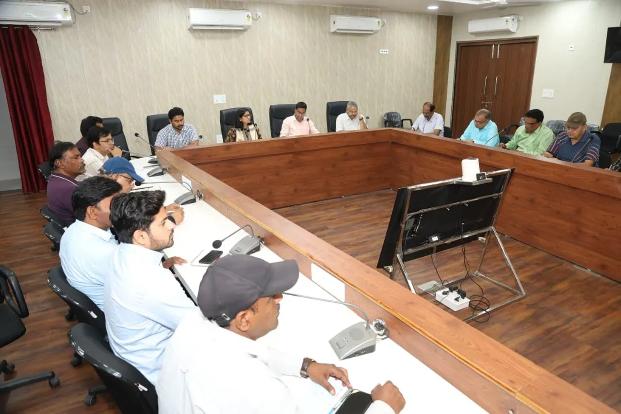 गर्मी के मौसम में किसी भी क्षेत्र में पेयजल की समस्या नहीं आना चाहिए
बरसात से पूर्व नाला सफाई का कार्य अभियान के रूप में करें
वायु सुधार कार्यक्रम के तहत कार्यों को प्राथमिकता से किया जाए
कलेक्टर ने नगर निगम के अधिकारियों की बैठक में दिए निर्देश