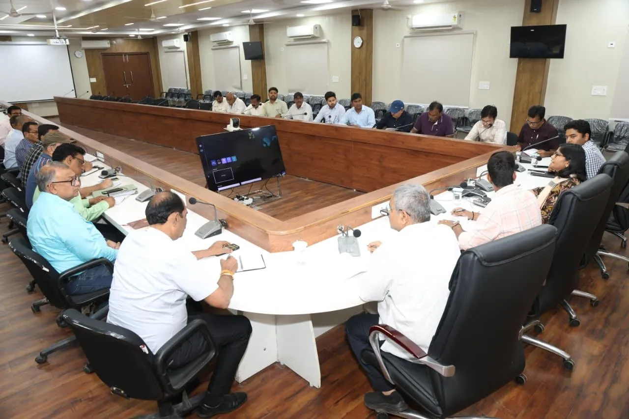 गर्मी के मौसम में किसी भी क्षेत्र में पेयजल की समस्या नहीं आना चाहिए
बरसात से पूर्व नाला सफाई का कार्य अभियान के रूप में करें
वायु सुधार कार्यक्रम के तहत कार्यों को प्राथमिकता से किया जाए
कलेक्टर ने नगर निगम के अधिकारियों की बैठक में दिए निर्देश