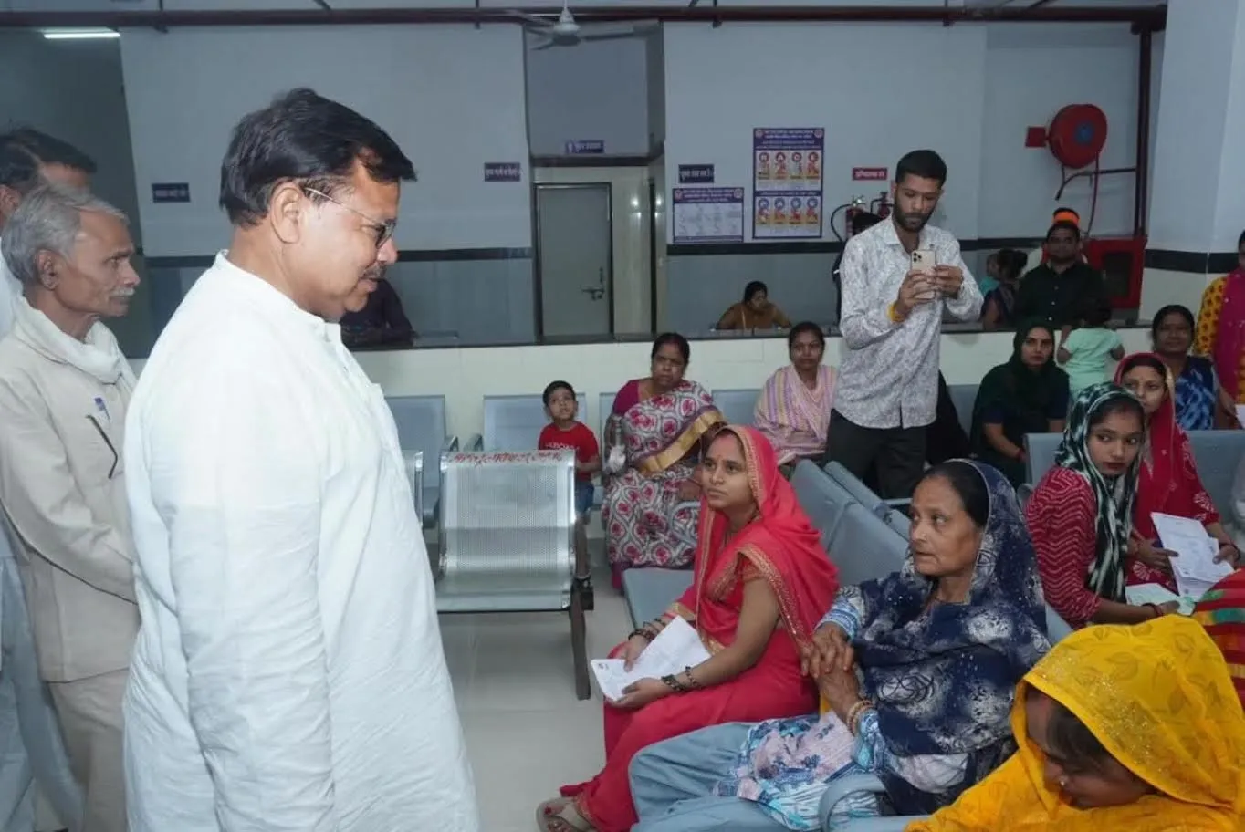 बिरला नगर अस्पताल को मिली अत्याधुनिक चिकित्सा उपकरण की सौगात
ऊर्जा मंत्री श्री तोमर ने किया 'सी-आर्म मशीन' का शुभारंभ
बिरलानगर अस्पताल में उपलब्ध होगी जटिल सर्जरी की सुविधा