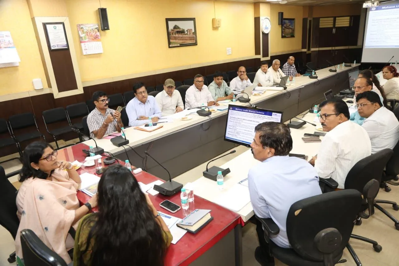 औद्योगिक प्रयोजन के लिये जमीन आवंटन में कदापि देरी न हो – कलेक्टर

निवेश के लिये अनुकूल वातावरण व जमीन उपलब्ध कराना जिला प्रशासन की सर्वोच्च प्राथमिकता
मोहना औद्योगिक क्षेत्र, स्टोन पार्क व रंग मिल इंडस्ट्रियल एरिया के विकास की हुई समीक्षा