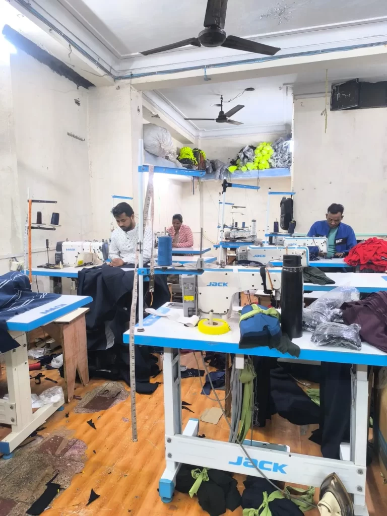 सफलता की कहानी धर्मेश के सपनों को मिला उद्योग का आकार पीएमईजीपी की संजीवनी से खड़ा किया रेडीमेड गारमेंट्स उद्योग 25 लाख के लोन को बदला 2 करोड़ के टर्नओवर में