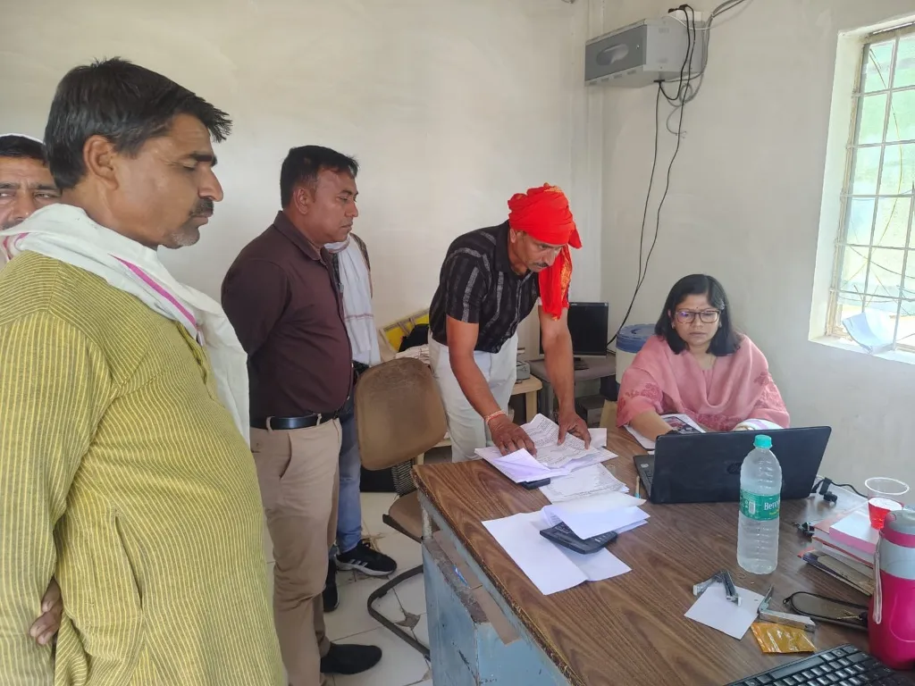 उपार्जन केन्द्र पर किसानों के लिये समुचित व्यवस्थायें रहें 

कलेक्टर श्रीमती रुचिका चौहान ने किया बिजौली के उपार्जन केन्द्र का औचक निरीक्षण 