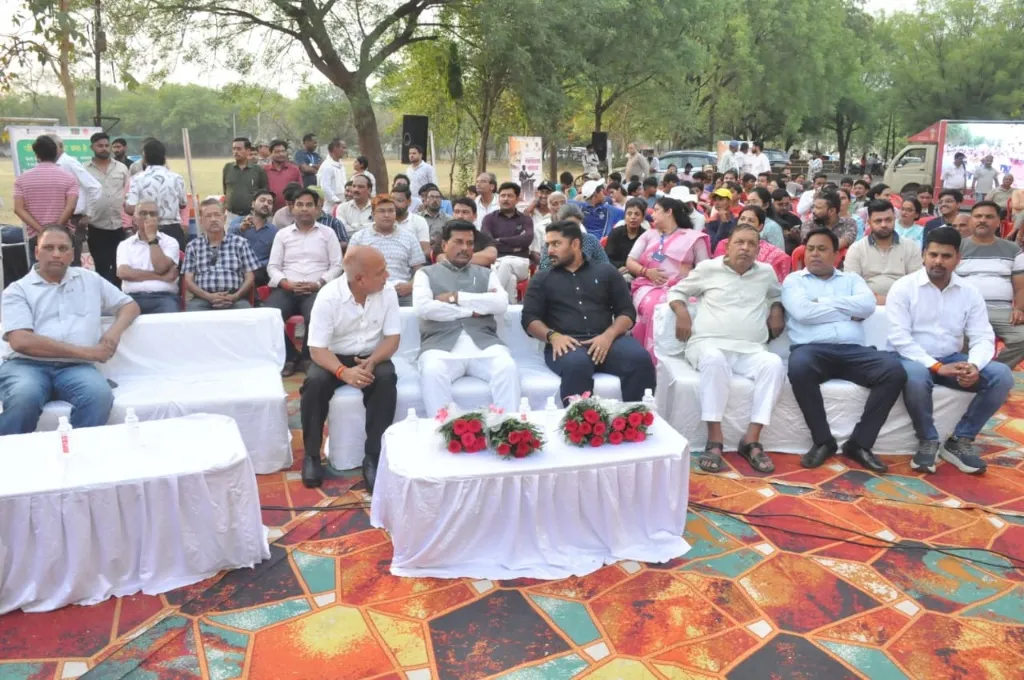 एमपीसीटी कॉलेज से निकला स्वच्छता का संदेश
ग्वालियर को स्वच्छता में नबंर 1 बनाना हम सभी की जिम्मेदारी: सांसद श्री कुशवाह