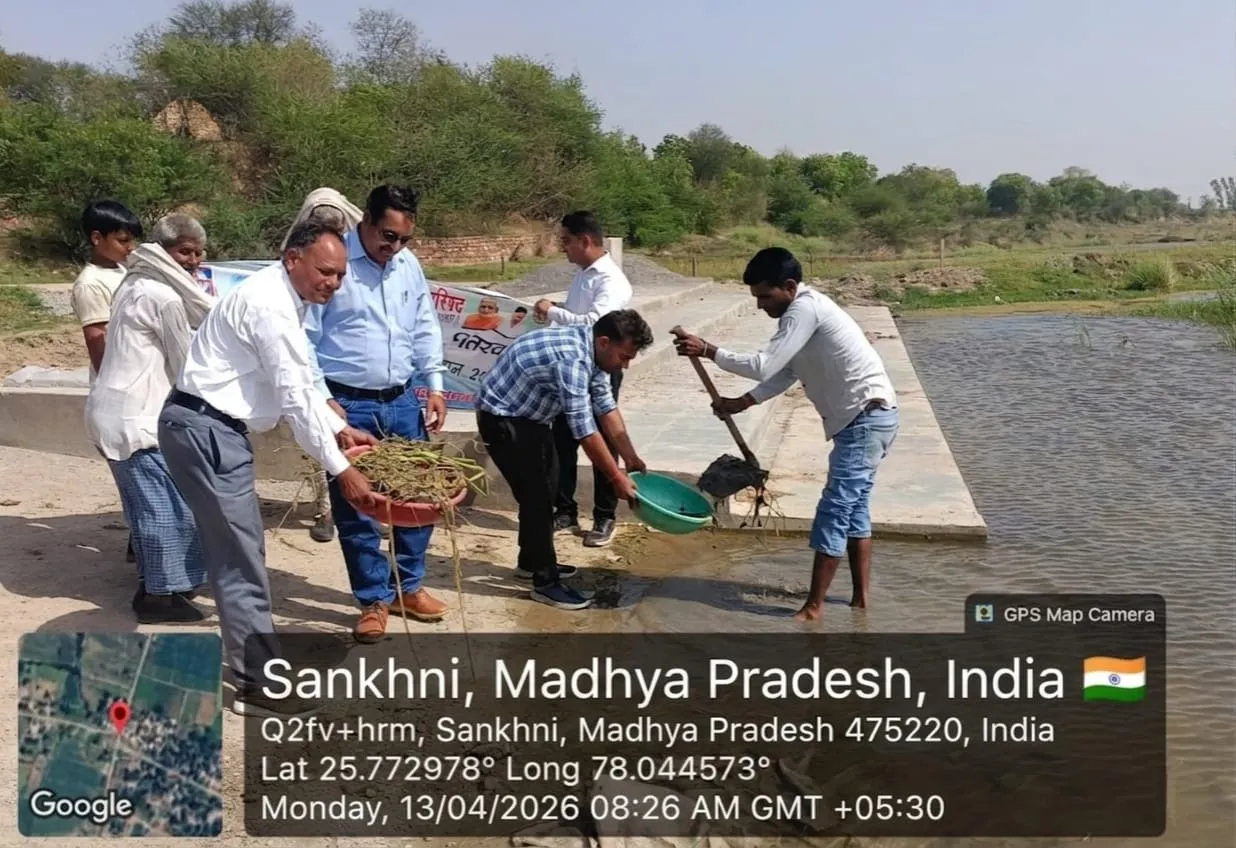 जल गंगा संवर्धन अभियान 

श्रमदान कर की पार्वती नदी घाट की साफ-सफाई

जन अभियान परिषद द्वारा जनभागीदारी से किए जा रहे हैं जल सहेजने के काम  