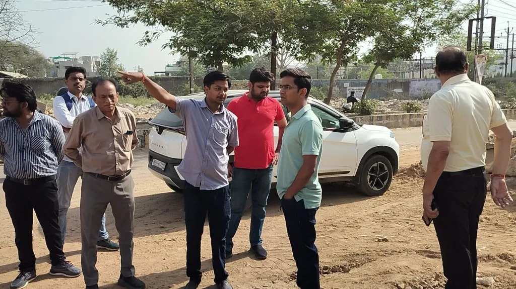 नगर निगम आयुक्त का सख्त रुख, विकास कार्यों में तेजी लाने के दिए निर्देश 
निगमायुक्त ने किया विकास कार्यों का निरीक्षण 
