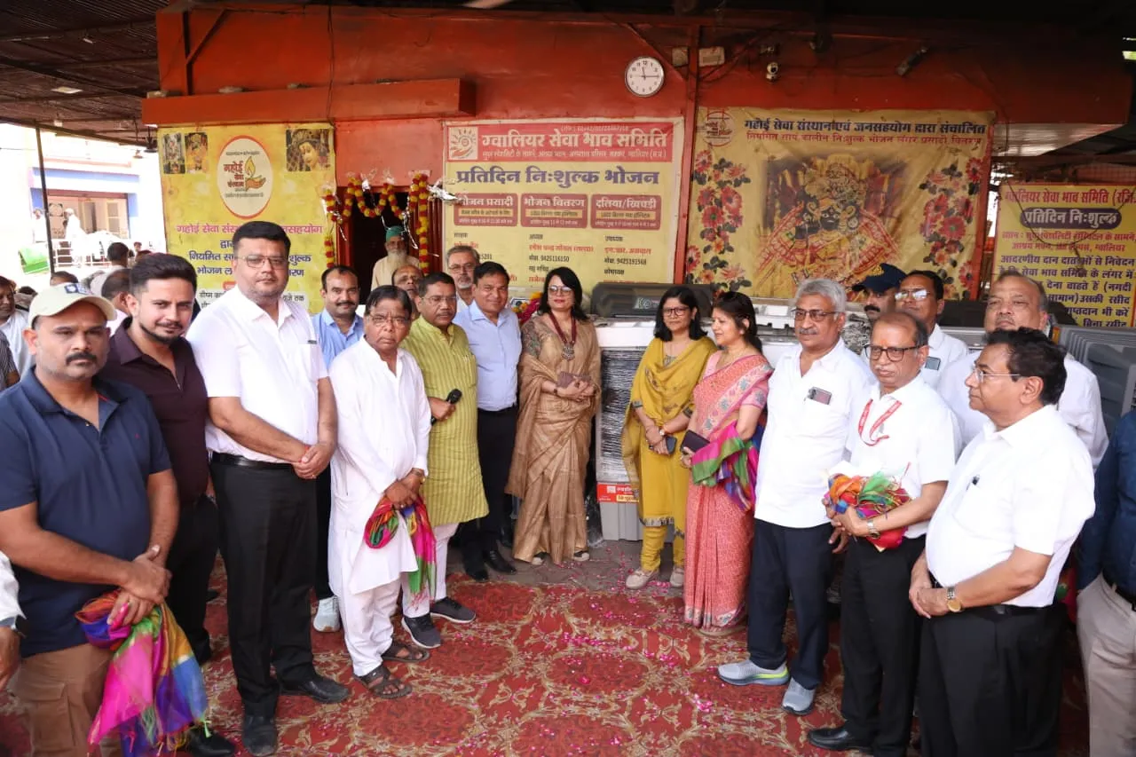 कमलाराजा चिकित्सालय में समाजसेवियों ने दान किए 40 कूलर एवं एक वाटर कूलर 

मानव सेवा पुण्य का कार्य - कलेक्टर श्रीमती रुचिका चौहान