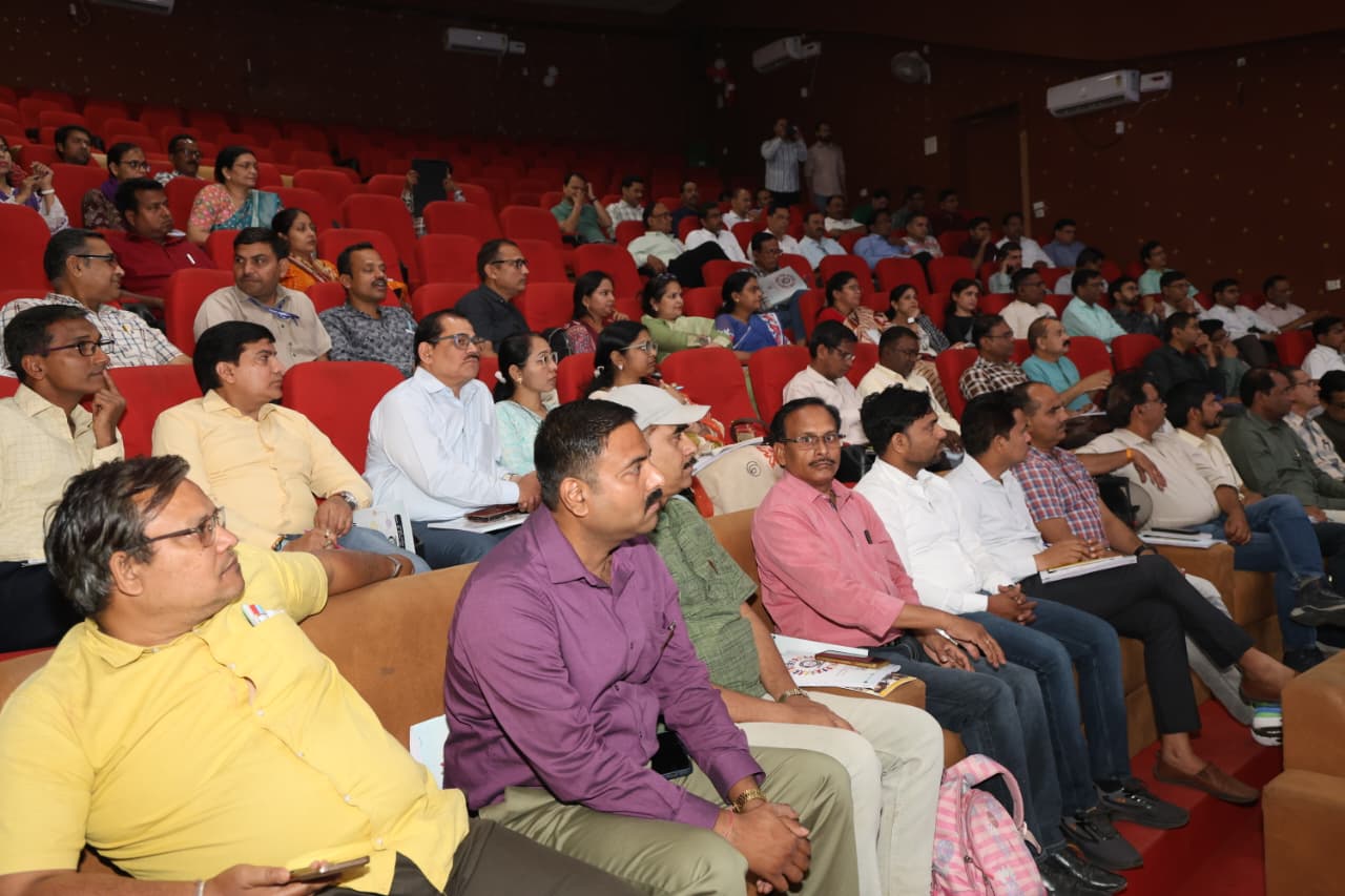 जनगणना-2027 ग्वालियर में 82 ट्रेनर्स का प्रशिक्षण शुरू, जानिए डिजिटल जनगणना, 34 बिंदुओं की जानकारी और पूरी प्रक्रिया की अहम बातें अभी।