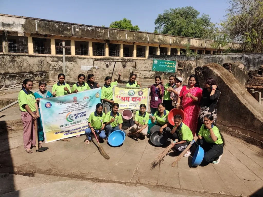 ग्वालियर-चंबल संभाग में जन-जन का अभियान बना “जल गंगा संवर्धन अभियान” 

जनभागीदारी से आकार ले रहीं संरचनायें पेश कर रही हैं जल संरक्षण की नई मिसाल 

ऐतिहासिक जल स्रोतों का पुनर्जीवन एवं नई-पुरानी संरचनायें सहेजेंगी लाखों लीटर पानी