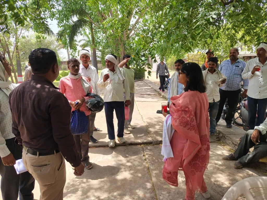 उपार्जन केन्द्र पर किसानों के लिये समुचित व्यवस्थायें रहें 

कलेक्टर श्रीमती रुचिका चौहान ने किया बिजौली के उपार्जन केन्द्र का औचक निरीक्षण 