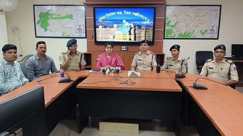 पुलिस द्वारा थाना सिरोल क्षेत्र में हुए हत्या का प्रयास के मामले का किया पर्दाफाश थाना सिरोल क्षेत्र में बाग वाले हनुमान मंदिर के पुजारी पर चाकू से जानलेवा हमला करने वाले आरोपी को पुलिस ने किया गिरफ्तार