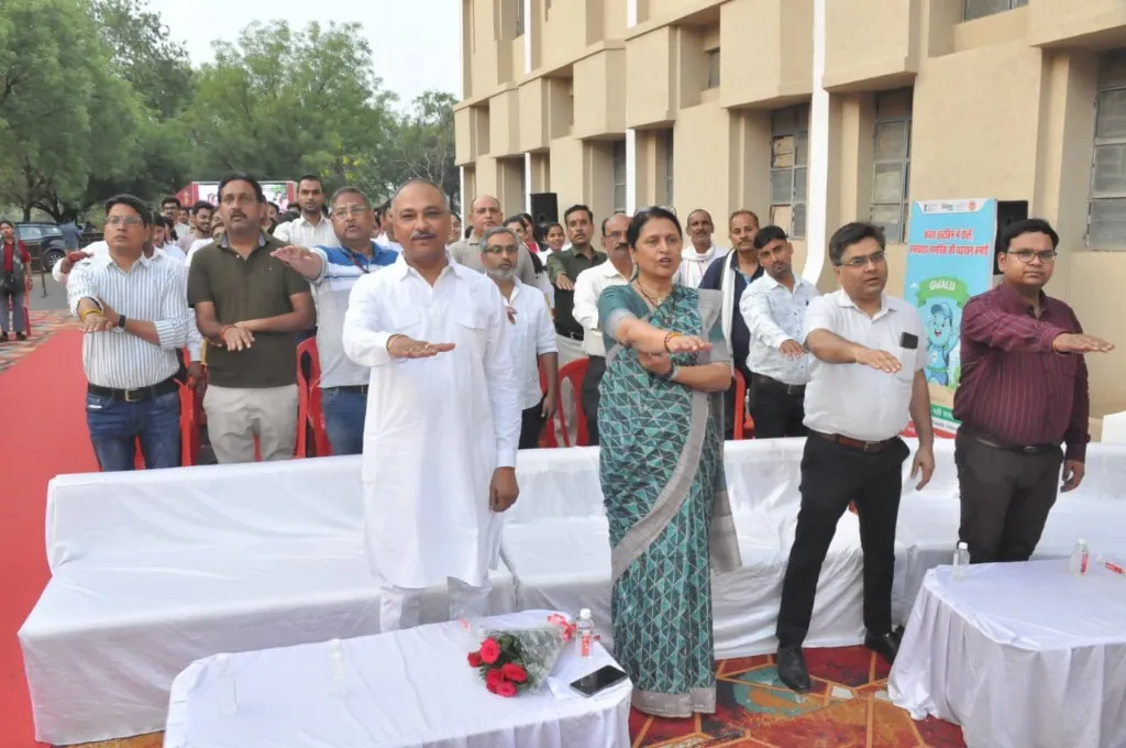 एमपीसीटी कॉलेज से निकला स्वच्छता का संदेश
ग्वालियर को स्वच्छता में नबंर 1 बनाना हम सभी की जिम्मेदारी: सांसद श्री कुशवाह