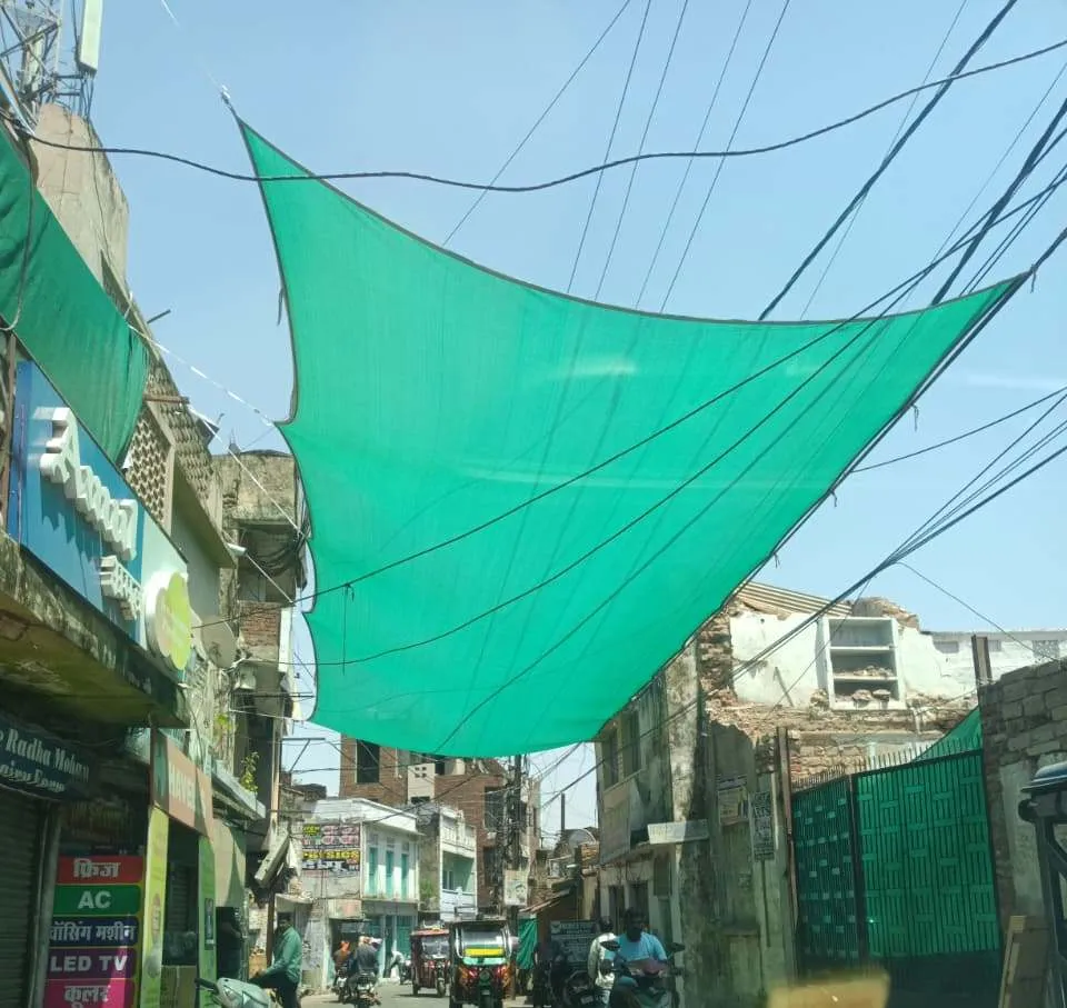 भीषण गर्मी में राहत की छांव: ग्वालियर नगर निगम की सराहनीय पहल
शहर के व्यस्तम चौराहों पर लगाये ग्रीन नेट