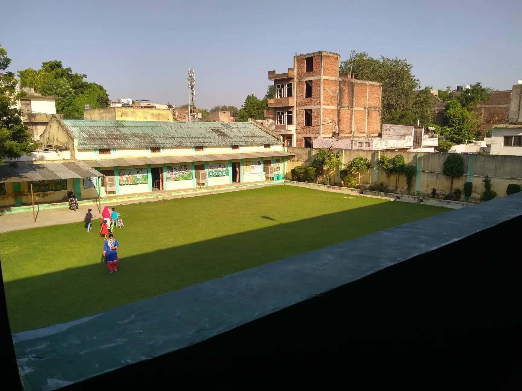 थाना डबरा सिटी पुलिस की शातिर वाहन चोर के खिलाफ कार्यवाही

थाना डबरा सिटी पुलिस ने एक शातिर वाहन चोर को पकड़कर उसके कब्जे से चोरी के चार वाहन किए जप्त

🔴आरोपी से डबरा सिटी की एक तथा थाना विश्वविद्यालय की तीन वाहन चोरी की घटनाओं को हुआ खुलासा।