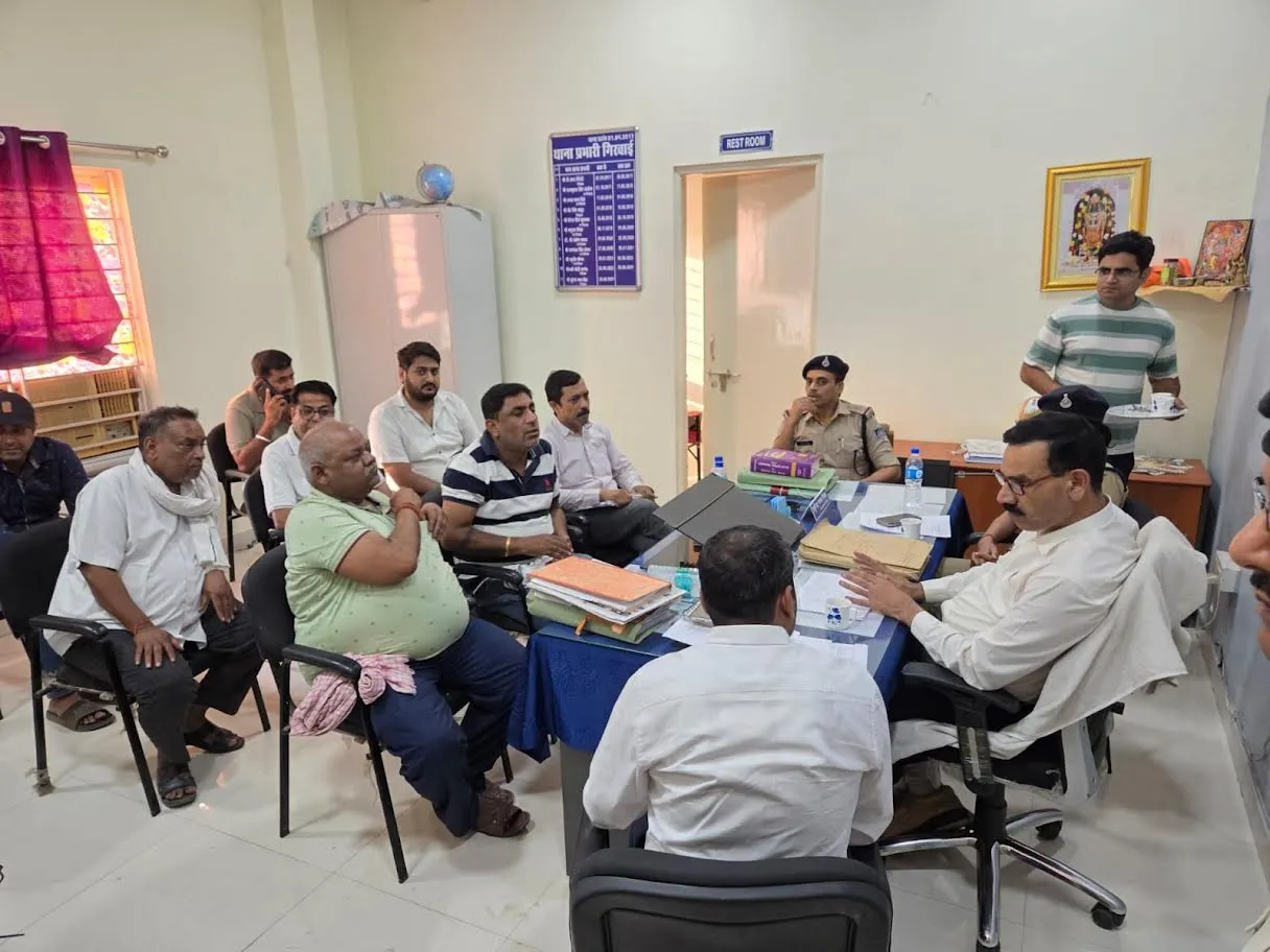 ग्वालियर जिले में आतिशबाजी फैक्ट्रियों और दुकानों के लिए सख्त गाइडलाइन जारी  नियमों की अनदेखी पर होगी कार्रवाई  ​कलेक्टर एवं जिला दण्डाधिकारी श्रीमती चौहान ने एसडीएम सहित अन्य अधिकारियों को निरीक्षण कर  गाइडलाइन का पालन कराने के दिए निर्देश  एसडीएम लश्कर ने गिरवाई क्षेत्र की पटाखा फैक्ट्रियों और गोदामों का किया औचक निरीक्षण