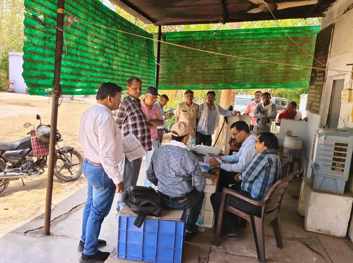 ग्वालियर जिले में आतिशबाजी फैक्ट्रियों और दुकानों के लिए सख्त गाइडलाइन जारी  नियमों की अनदेखी पर होगी कार्रवाई  ​कलेक्टर एवं जिला दण्डाधिकारी श्रीमती चौहान ने एसडीएम सहित अन्य अधिकारियों को निरीक्षण कर  गाइडलाइन का पालन कराने के दिए निर्देश  एसडीएम लश्कर ने गिरवाई क्षेत्र की पटाखा फैक्ट्रियों और गोदामों का किया औचक निरीक्षण