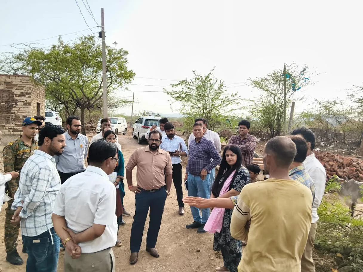 जल समस्या जानने, सीईओ जिला पंचायत ने ग्रामीण क्षेत्रों का किया निरीक्षण
ग्राम विलपुरा में पड़ोसी गांव से लाइन बिछाने के दिए निर्देश