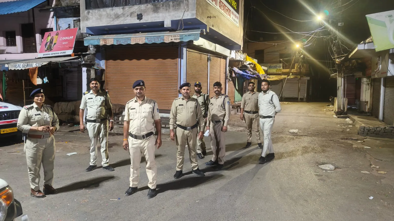 कॉम्बिंग गश्त के दौरान 249 फरार स्थाई एवं गिरफ्तारी वारंटियों को गिरफ्तार कर 303 गुण्डा व हिस्ट्रीशीटरों को किया चेक