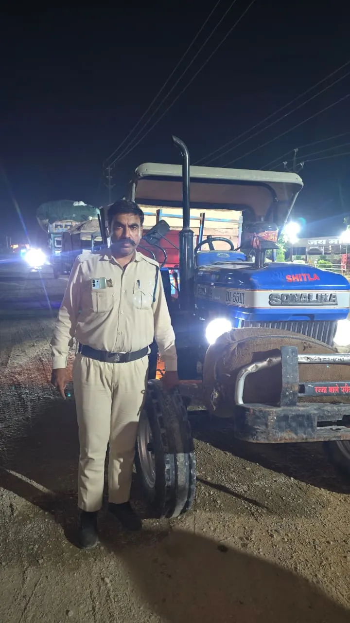 रेत और गिट्टी परिवहन करने वाले वाहनों की जांच के लिये चली विशेष मुहिम  22 वाहनों पर कार्रवाई, डेढ़ लाख रुपए का लगाया जुर्माना 
