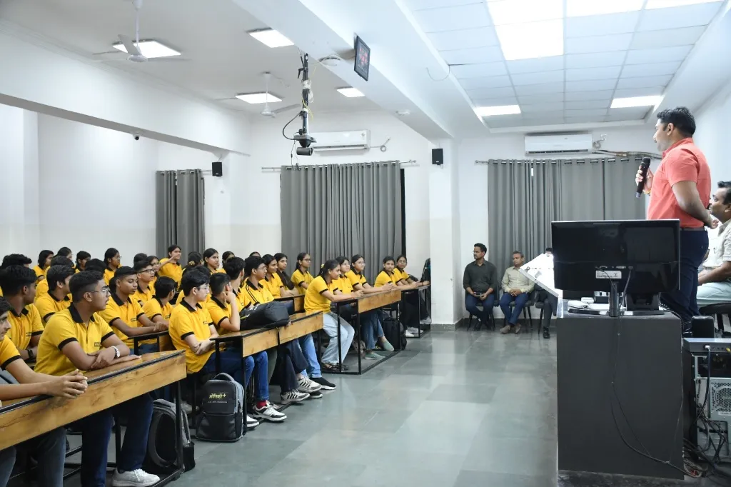 सफाई मित्रों के बच्चों को मिलेगी नि:शुल्क शिक्षा संवाद में निकली नई राह
