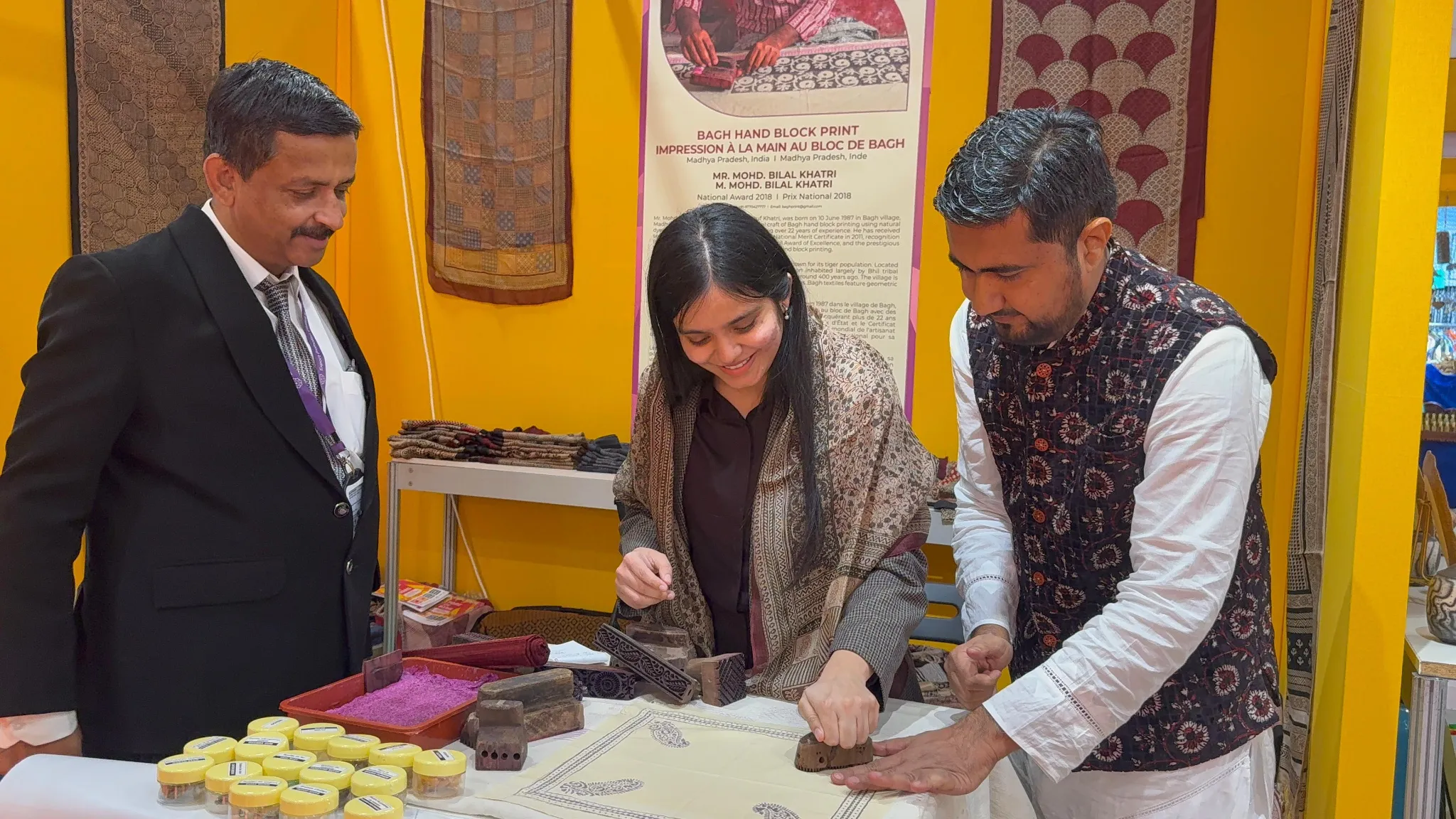 मध्यप्रदेश के शिल्प का फ्रांस में गूँज रहा है नाम : 'फ़ोयर डे पेरिस' में लहरा रहा है ‘बाग प्रिंट’ का परचम