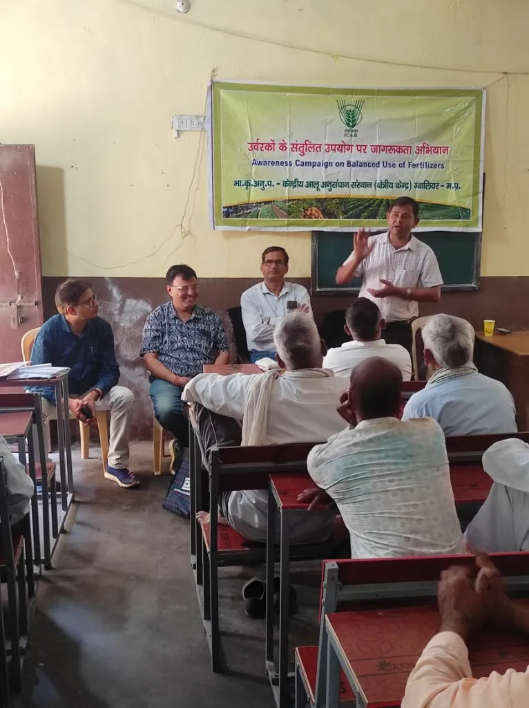 मृदा परीक्षण आधारित उर्वरक उपयोग पर जागरूकता अभियान 

किसानों को दी टिकाऊ खेती की सीख

किसान कल्याण वर्ष के तहत जिले में किसानों के लिये जनजागरूकता गतिविधियां जारी 
