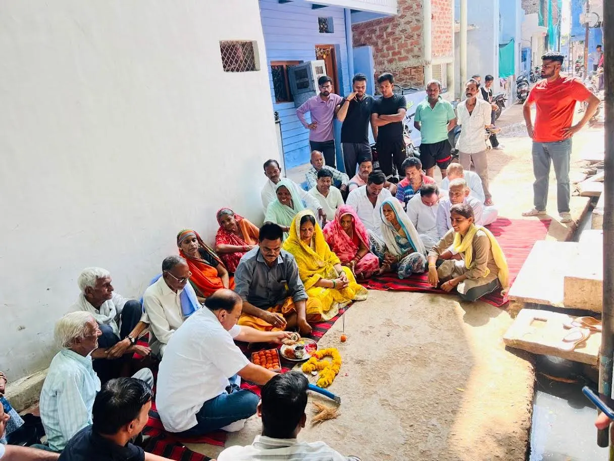 सी.सी. रोड एवं नाली निर्माण के लिये विधायक डाॅ. सिकरवार ने किया भूमिपूजन  वार्ड 28 में होगा करीब 37 लाख रूपये से सी.सी. रोड एवं नाली निर्माण कार्य