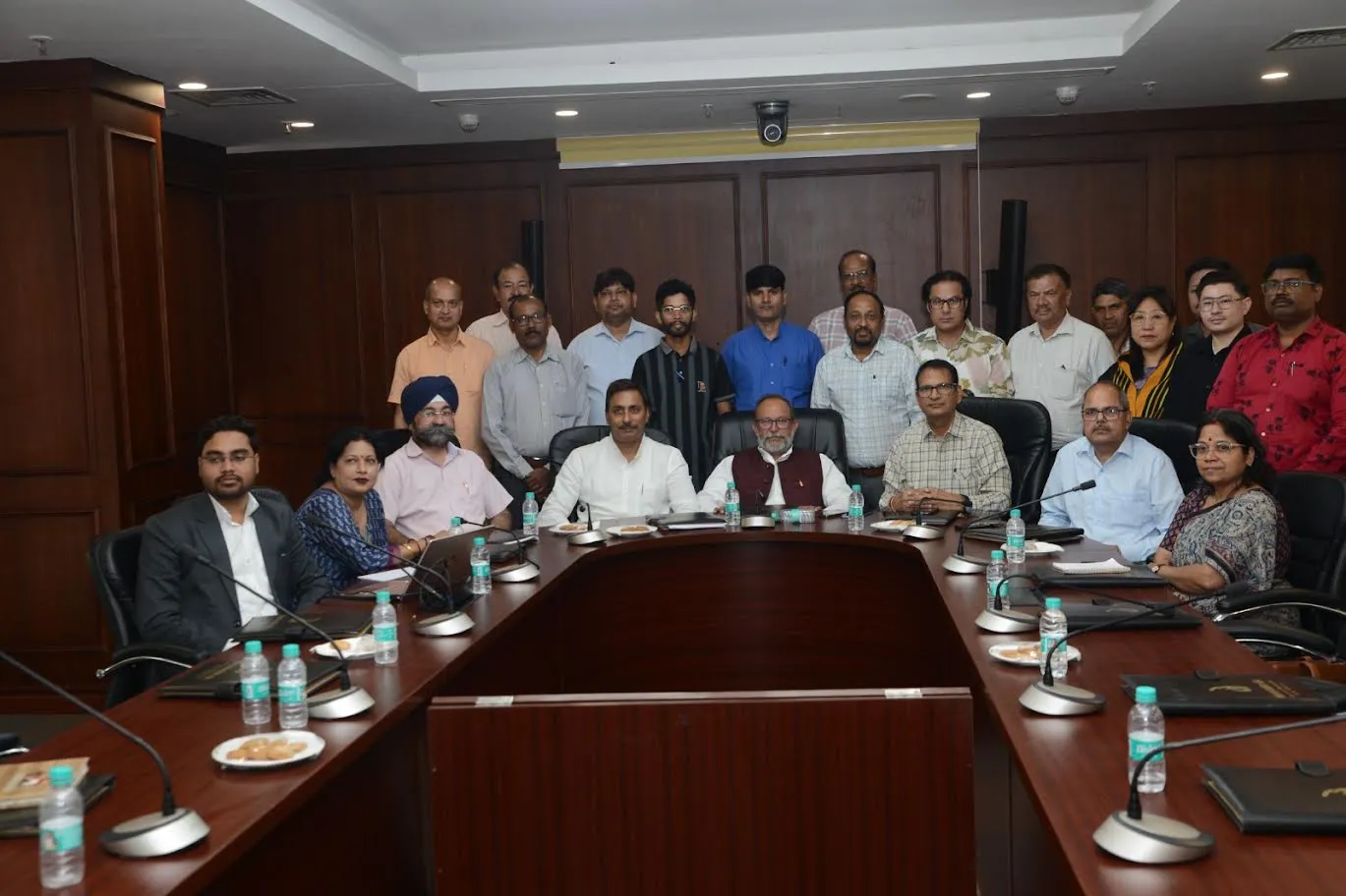 ग्वालियर व्यापार मेले को भव्यता और राष्ट्रीय पहचान दिलाने नई दिल्ली में हुईं उच्च स्तरीय बैठकें
आईटीपीओ एवं विभिन्न राज्यों के एम्पोरियम के साथ बनी रणनीतिक कार्ययोजना
मेला अध्यक्ष श्री जादौन व उपाध्यक्ष श्री गुर्जर के नेतृत्व में प्राधिकरण का प्रतिनिधि मंडल बैठकों में हुआ शामिल