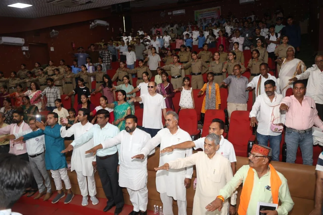 नशा केवल व्यक्ति को ही नहीं, बल्कि पूरे परिवार और समाज को प्रभावित करता है – श्री महेन्द्र सिंह यादव
अंतरराष्ट्रीय मादक द्रव्य दुरुपयोग एवं अवैध तस्करी निरोधक दिवस पर “नशामुक्ति जागरूकता सेमिनार” आयोजित