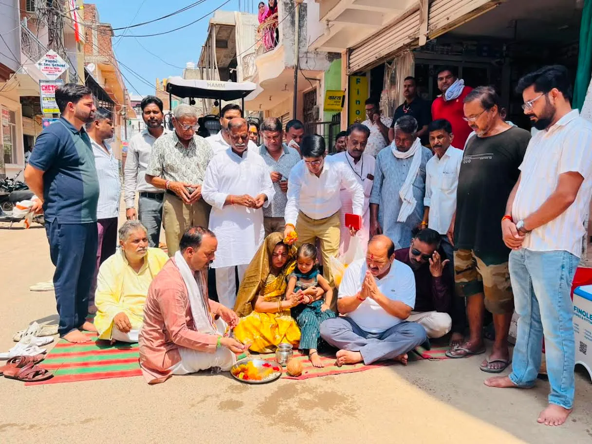 डामरीकरण से बनने वाली कई सड़कों के निर्माण के लिये विधायक डाॅ. सिकरवार ने किया भूमिपूजन  *वार्ड 27 में होगा 46 लाख रूपये से डामरीकरण रोड निर्माण कार्य