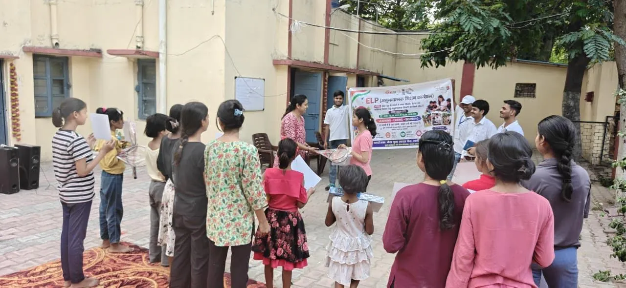 अनुभवात्मक शिक्षण कार्यक्रम के अंतर्गत बाल गृह के बच्चों के साथ शिक्षण, खेलकूद एवं रचनात्मक गतिविधियों का आयोजन