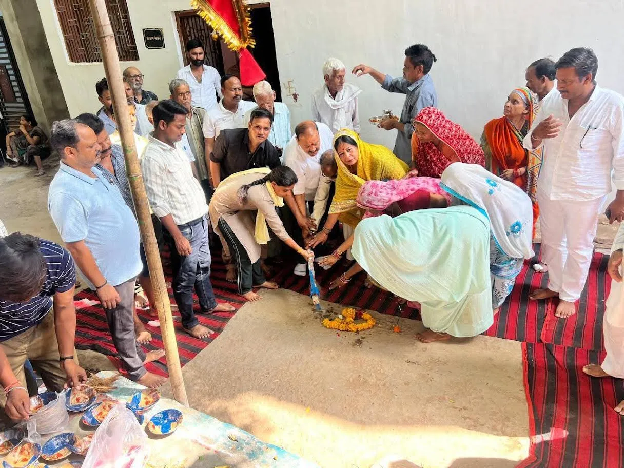 सी.सी. रोड एवं नाली निर्माण के लिये विधायक डाॅ. सिकरवार ने किया भूमिपूजन  वार्ड 28 में होगा करीब 37 लाख रूपये से सी.सी. रोड एवं नाली निर्माण कार्य
