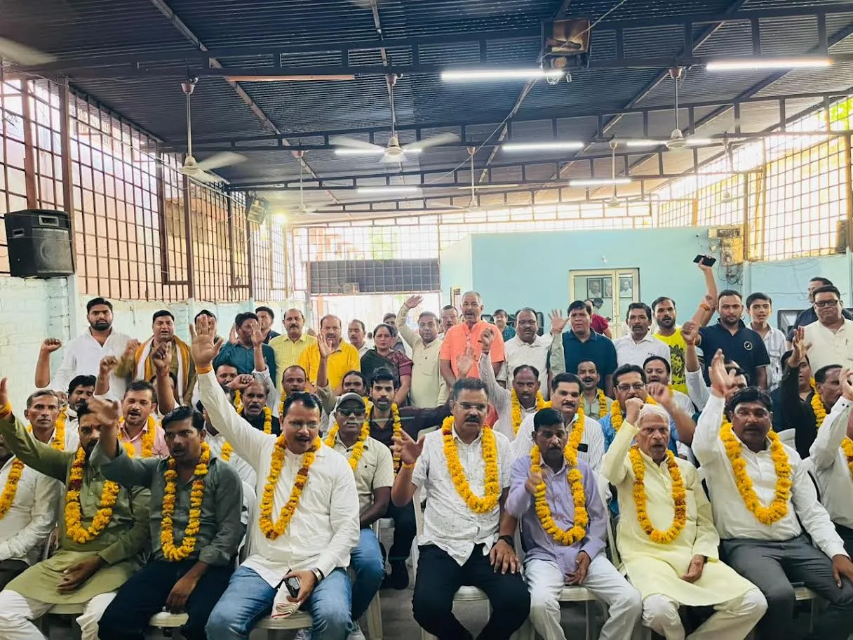 स्व. श्री संजय गांधी ने देश की युवा शक्ति को राजनीति की मुख्यधारा में जोड़ाः विधायक डाॅ. सिकरवार *संजय गांधी की पुण्यतिथि पर पुष्प अर्पित किए विधायक डाॅ. सिकरवार ने कांग्रेस के नव-नियुक्त मडंल अध्यक्षों का किया स्वागत