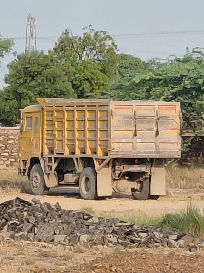 अवैध परिहवन करते हुए चार वाहन जब्त
खनिज विभाग के अधिकारियों ने की आकस्मिक जांच